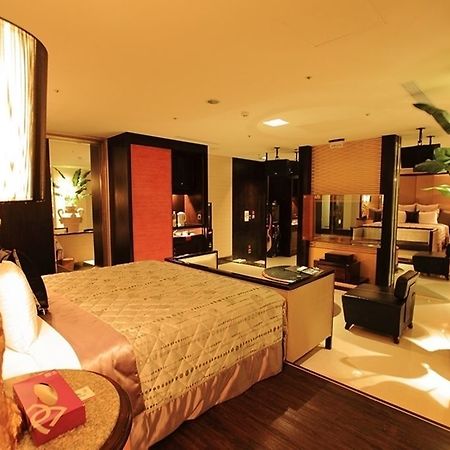 Discovery Motel - Nangang Tajpej Buitenkant foto