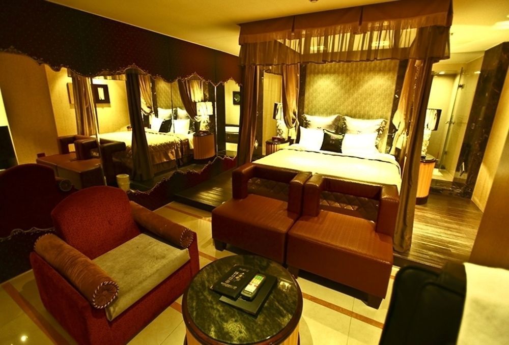 Discovery Motel - Nangang Tajpej Buitenkant foto