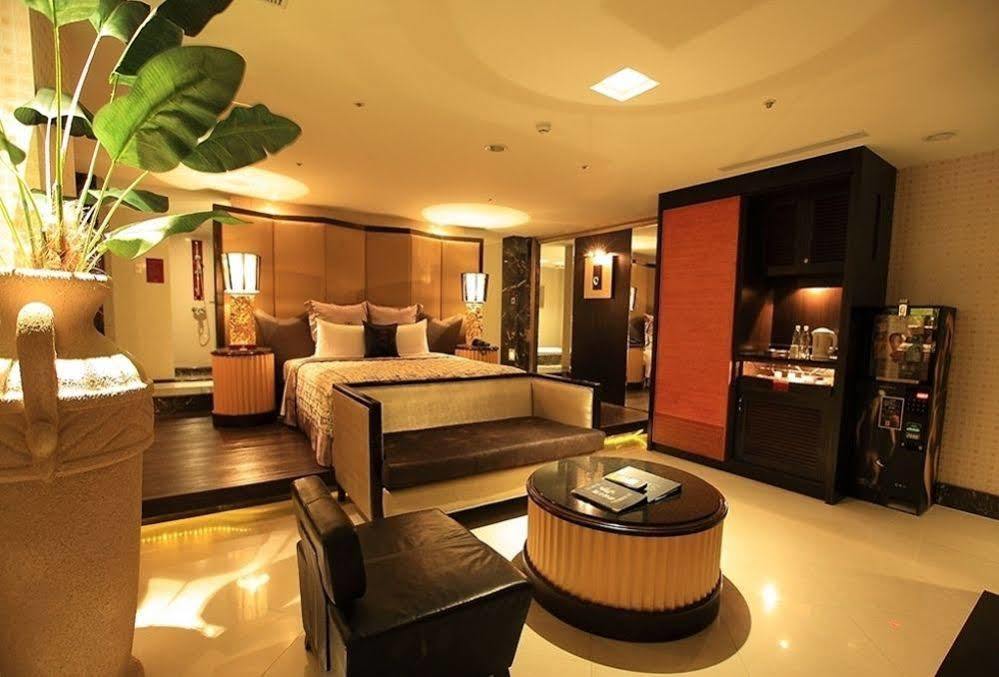 Discovery Motel - Nangang Tajpej Buitenkant foto