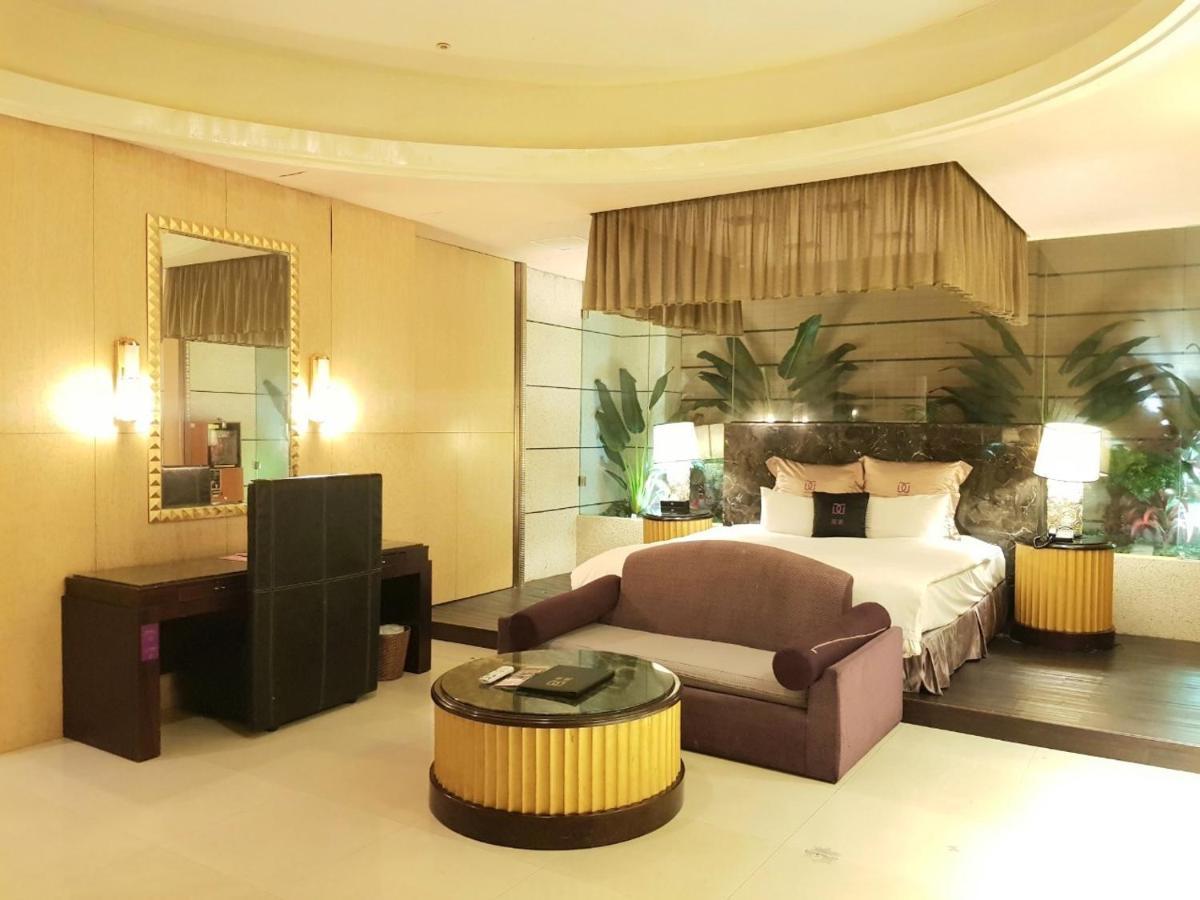 Discovery Motel - Nangang Tajpej Buitenkant foto